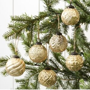 New, Pottery Barn Set of 6 Gold Embossed Mercury Ornaments 🎄
